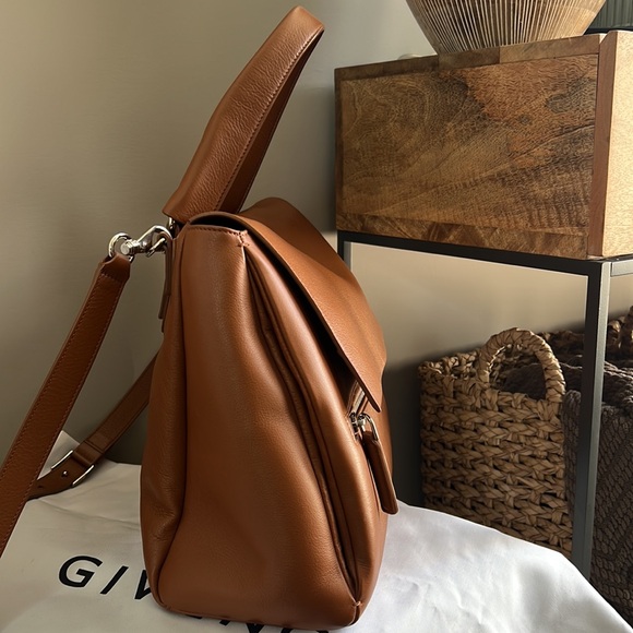 Givenchy Medium Pandora Pure in Hazel - Picture 14 of 16